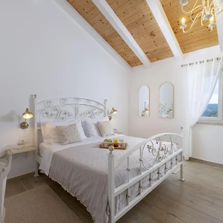Batelica With Large Garden, Kids Playground And Private Pool