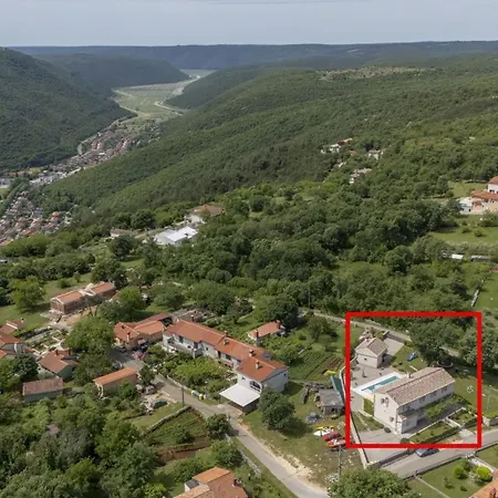 Batelica With Large Garden, Kids Playground And Private Pool