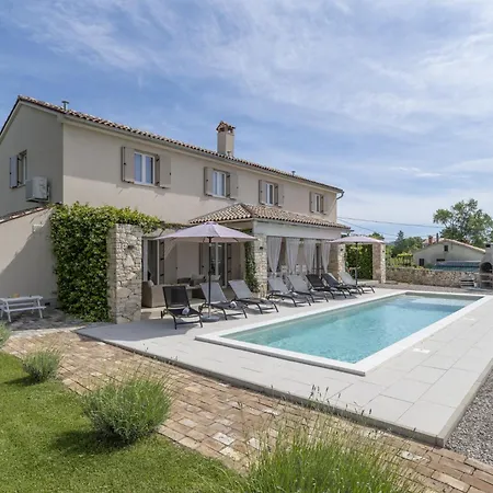 Batelica With Large Garden, Kids Playground And Private Pool Willa *