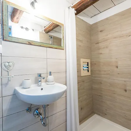 Batelica With Large Garden, Kids Playground And Private Pool