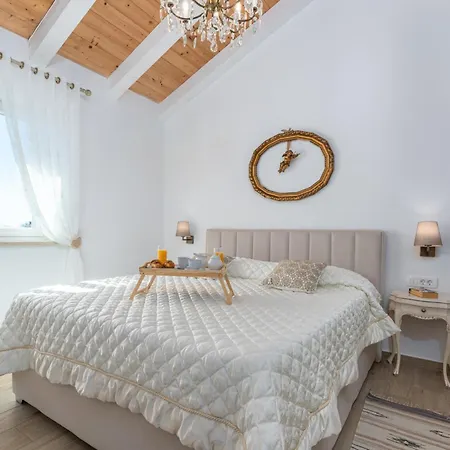 Villa Batelica With Large Garden, Kids Playground And Private Pool *