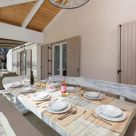 Batelica With Large Garden, Kids Playground And Private Pool Villa Labin (Istria)