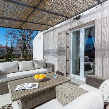 Villa Batelica With Large Garden, Kids Playground And Private Pool *
