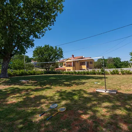 Villa Batelica With Large Garden, Kids Playground And Private Pool *