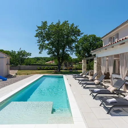 Batelica With Large Garden, Kids Playground And Private Pool Villa Labin (Istria)