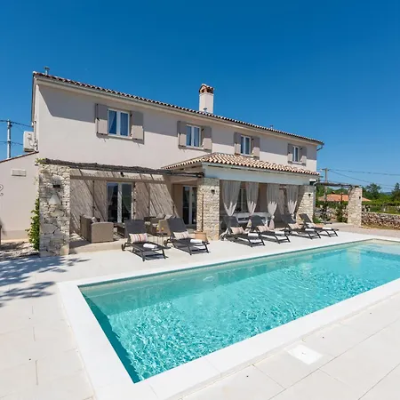 Batelica With Large Garden, Kids Playground And Private Pool Villa Labin (Istria)