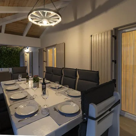 Batelica With Large Garden, Kids Playground And Private Pool *