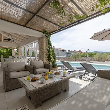 Batelica With Large Garden, Kids Playground And Private Pool Labin (Istria)