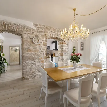 Batelica With Large Garden, Kids Playground And Private Pool * Labin (Istria)