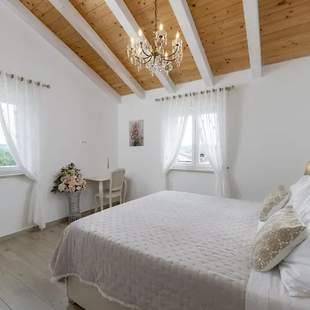 Batelica With Large Garden, Kids Playground And Private Pool Villa